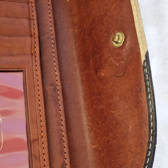 EUC Dooney & Bourke wallet With checkbook Cover - Picture 9 of 9